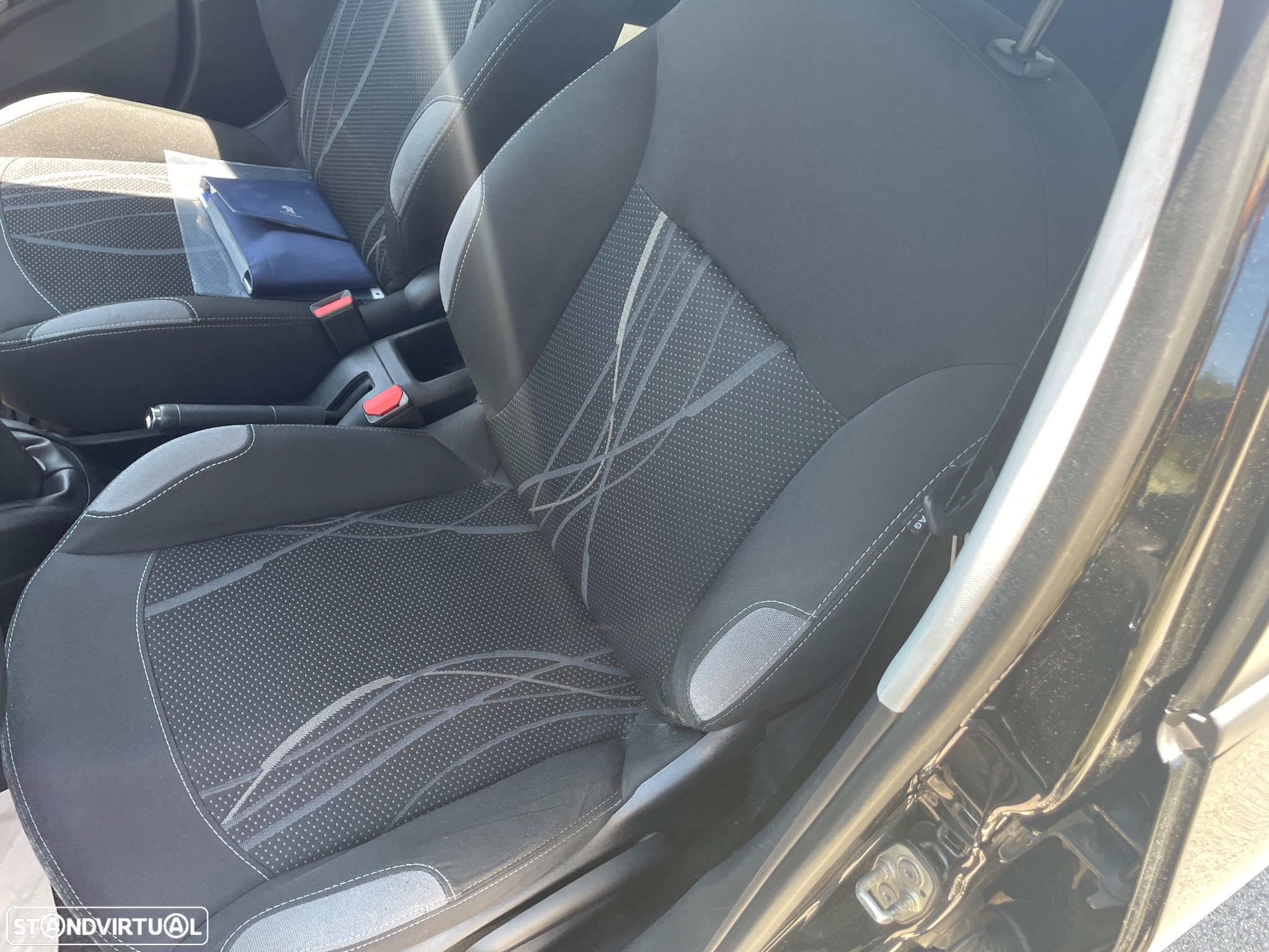 Peugeot 208 1.4 HDi Active - 11