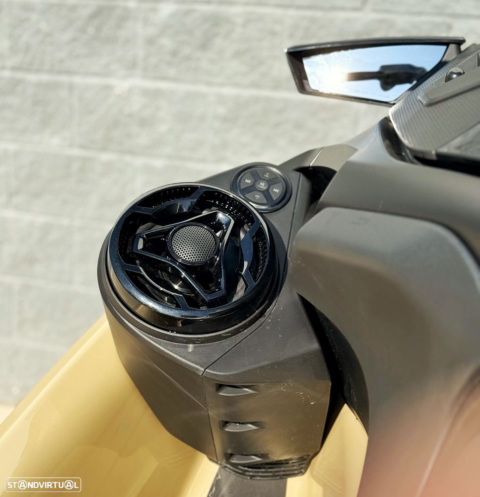 Sea-Doo RXT X 325 RS - 11