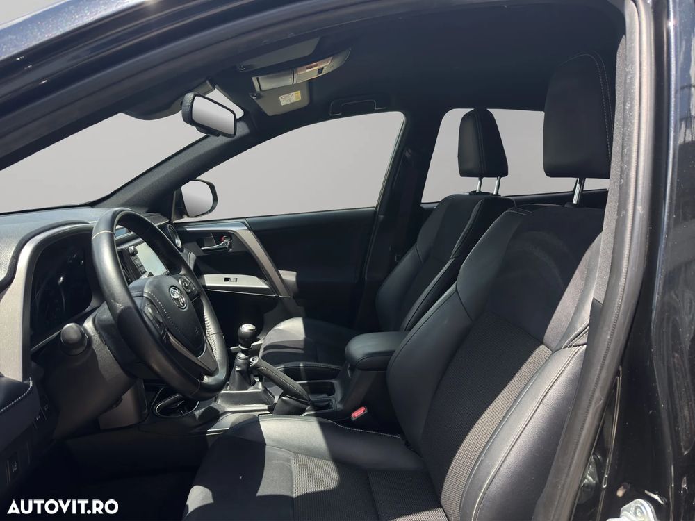 Toyota RAV4 - 7