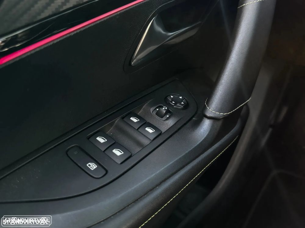 Peugeot 2008 1.5 BlueHDi GT Line EAT8 - 31