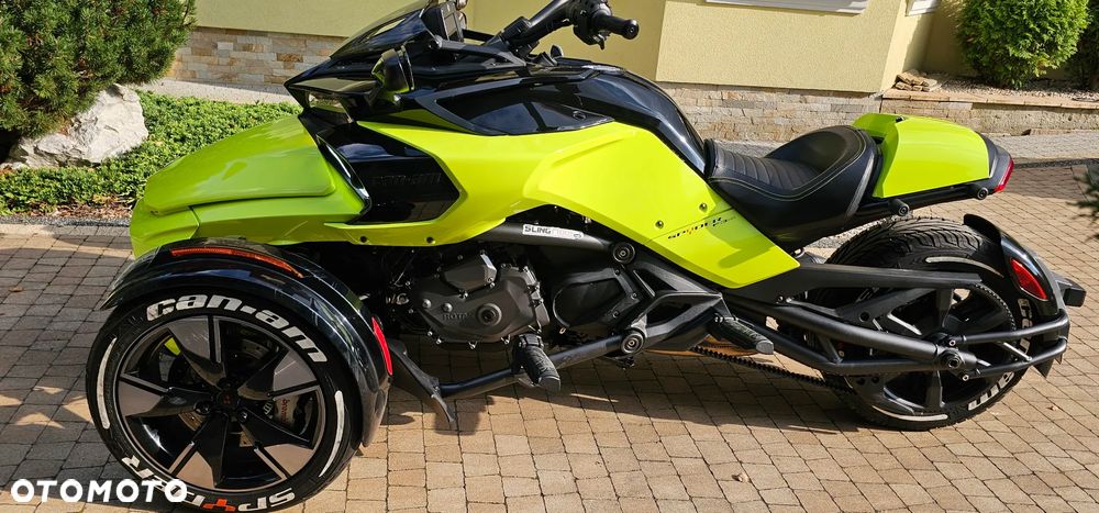 Can-Am Spyder - 2