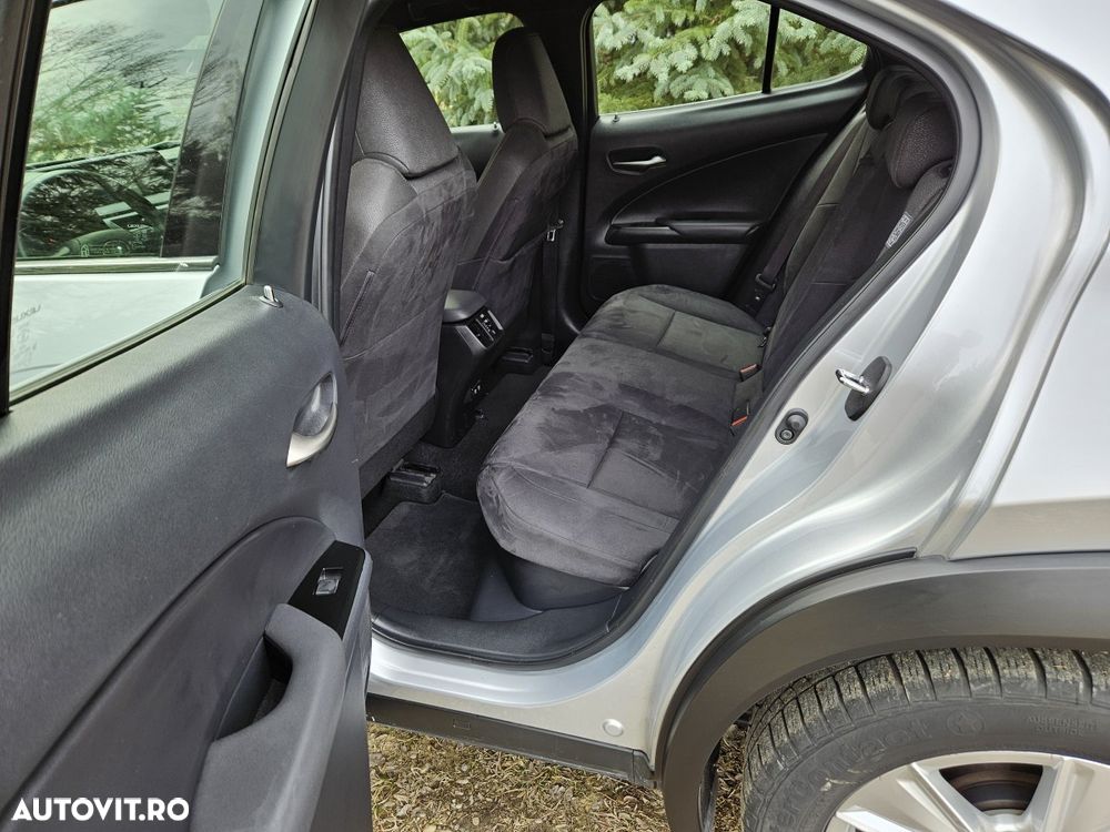 Lexus UX 250h E-FOUR Business - 8