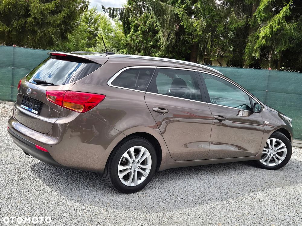 Kia Ceed 1.6 GDI Fifa World Cup Edition - 20
