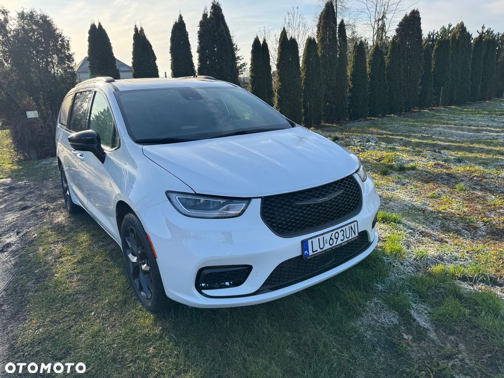 Chrysler Pacifica - 1