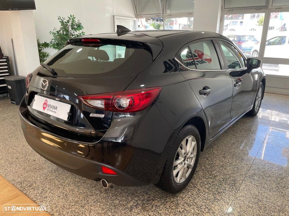 Mazda 3 1.5 Sky-D Evolve HS Navi - 4