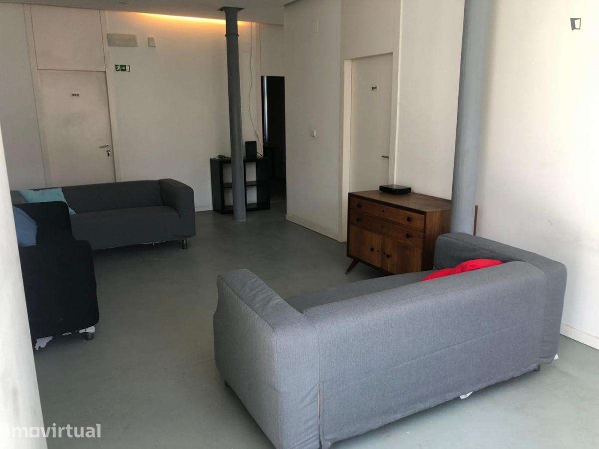 Quarto - localizado em Intendente Lisbon - Grande imagem: 2/12