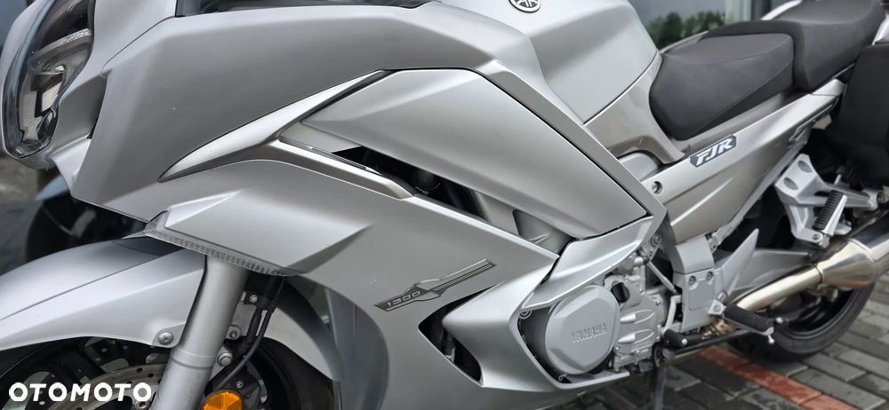 Yamaha FJR - 32