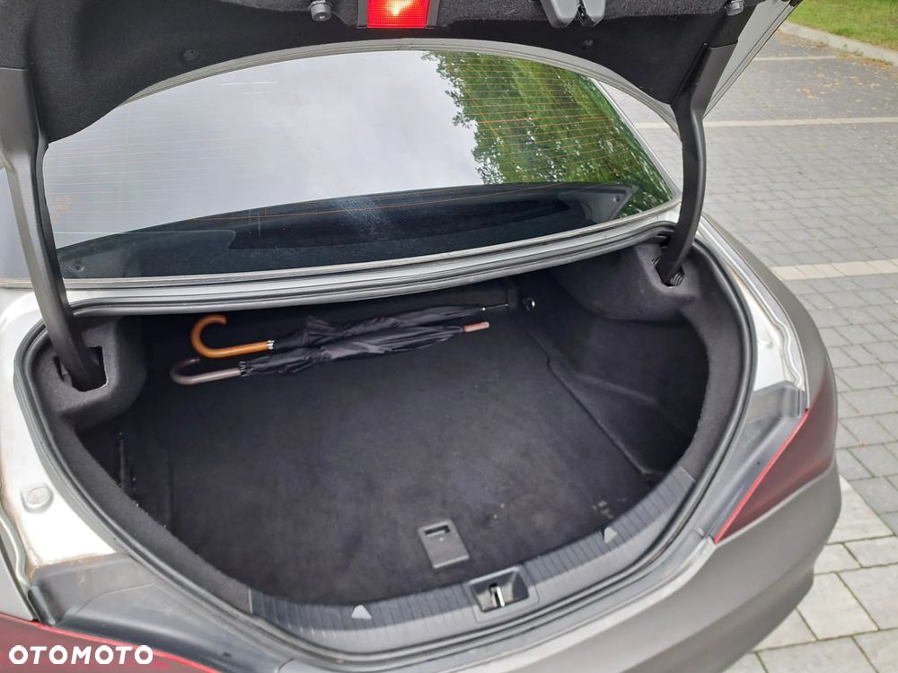 Mercedes-Benz CLA 220 CDI 7G-DCT AMG Line - 28