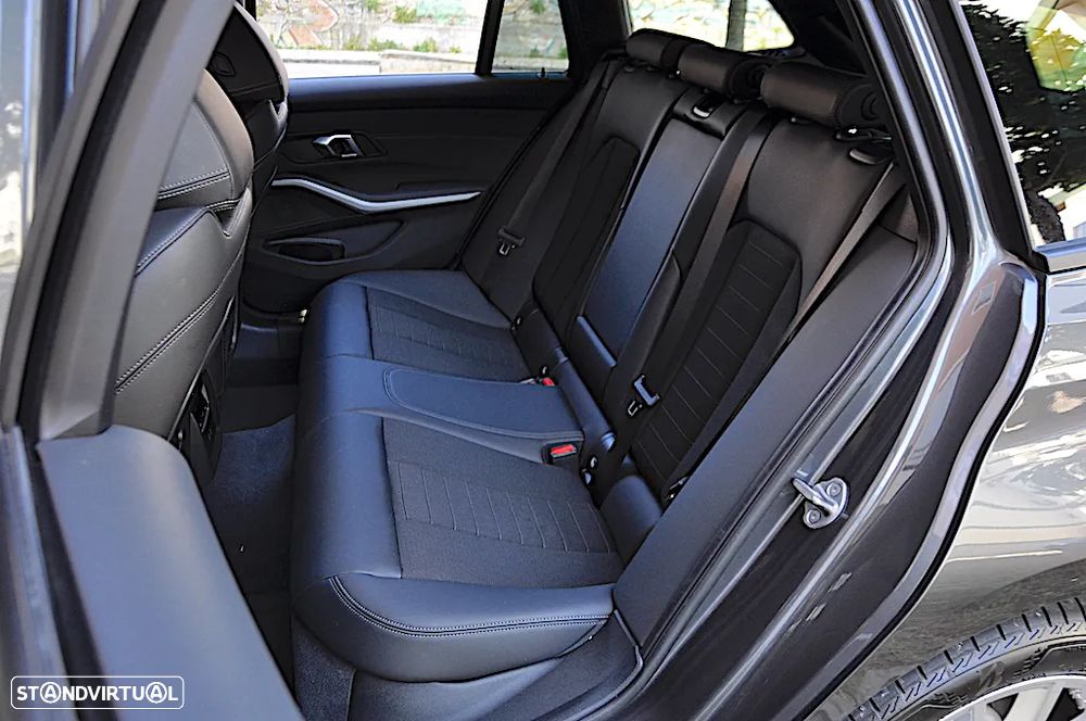 BMW 320 e Touring Corporate Edition Auto - 23