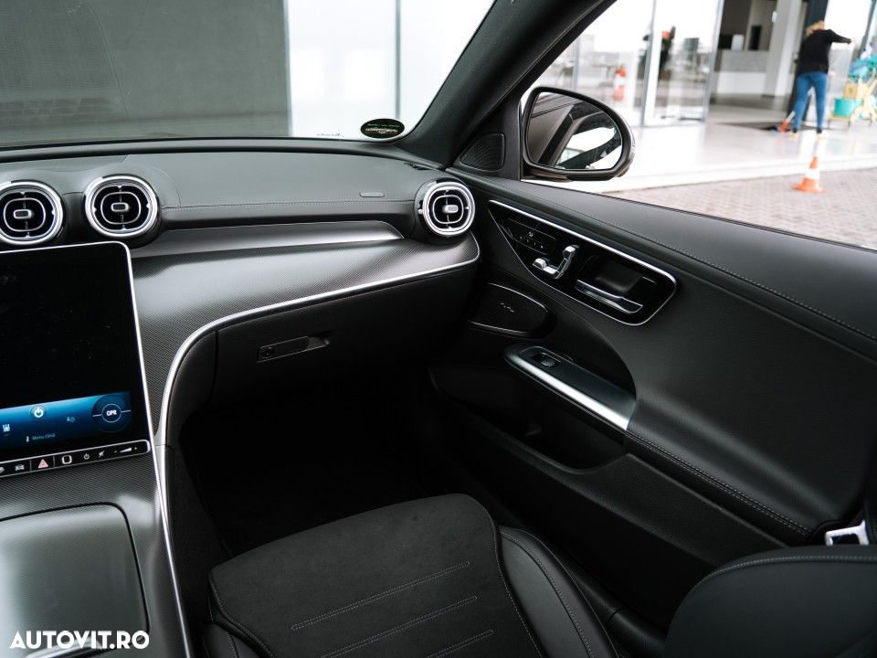 Mercedes-Benz C - 12