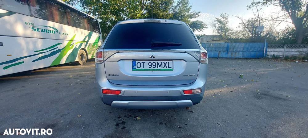 Mitsubishi Outlander - 27