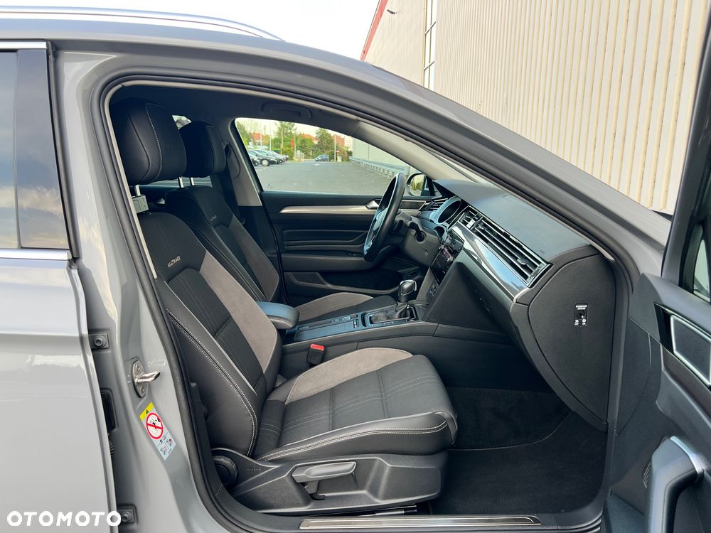 Volkswagen Passat Alltrack 2.0 TDI SCR DSG 4Motion - 19