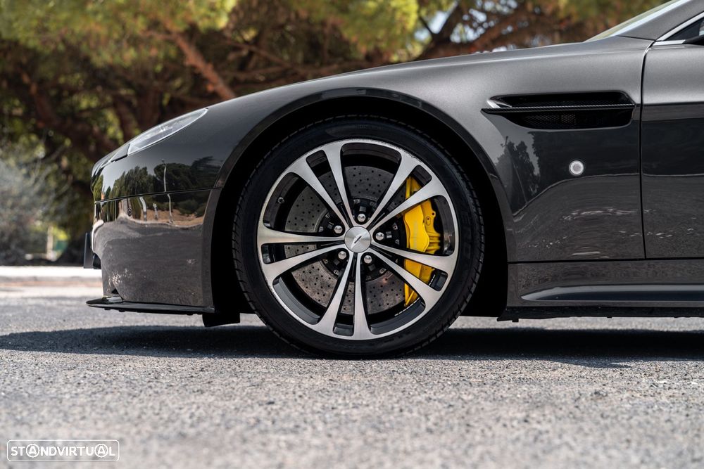 Aston Martin Vantage Roadster V12 S Sportshift 3 - 14