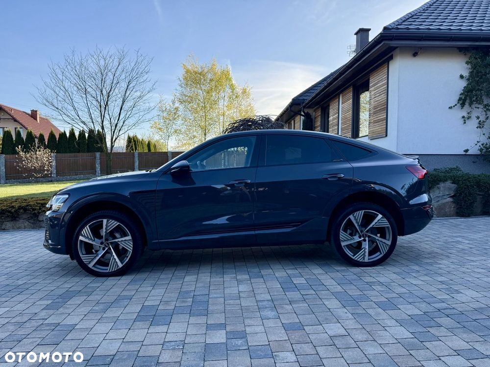 Audi Q8 Sportback e-tron - 3