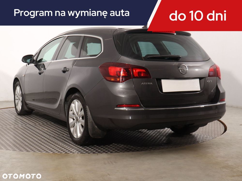 Opel Astra 2011 photo 5