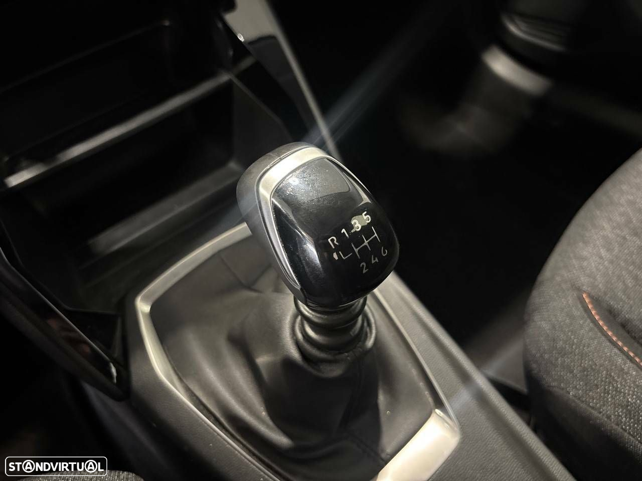 Peugeot 208 1.2 PureTech Style - 18