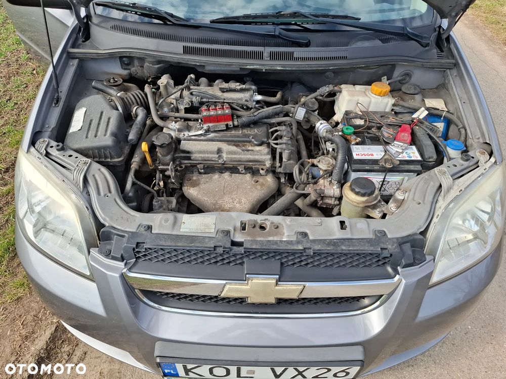 Chevrolet Aveo 1.2 16V Base - 10