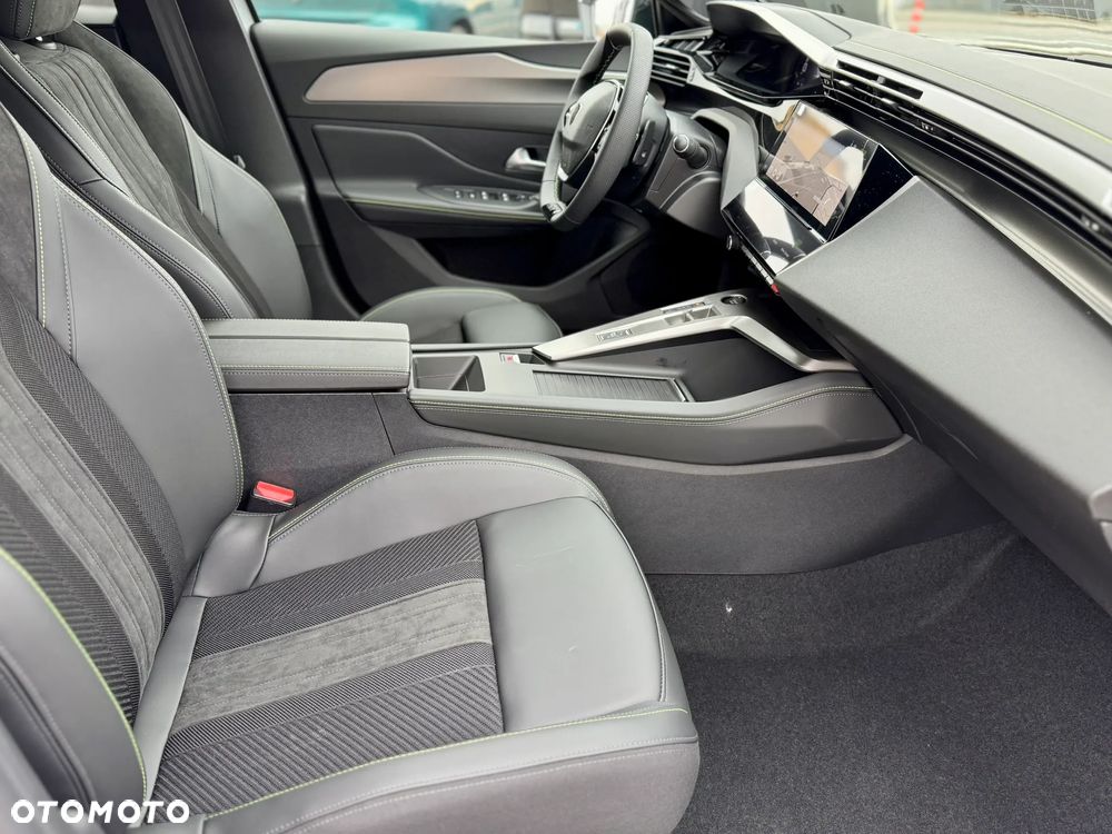 Peugeot 408 1.2 PureTech mHEV GT S&S e-DCS6 - 11