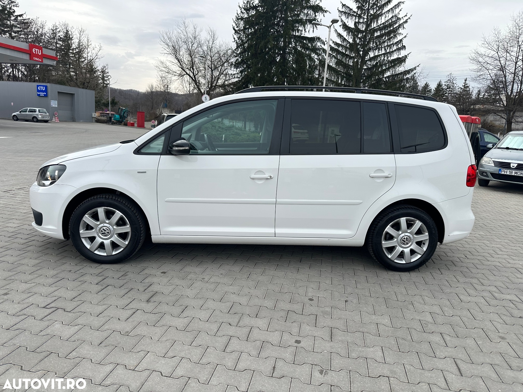 Volkswagen Touran 1.6 TDI DPF BlueMotion Technology MATCH - 6