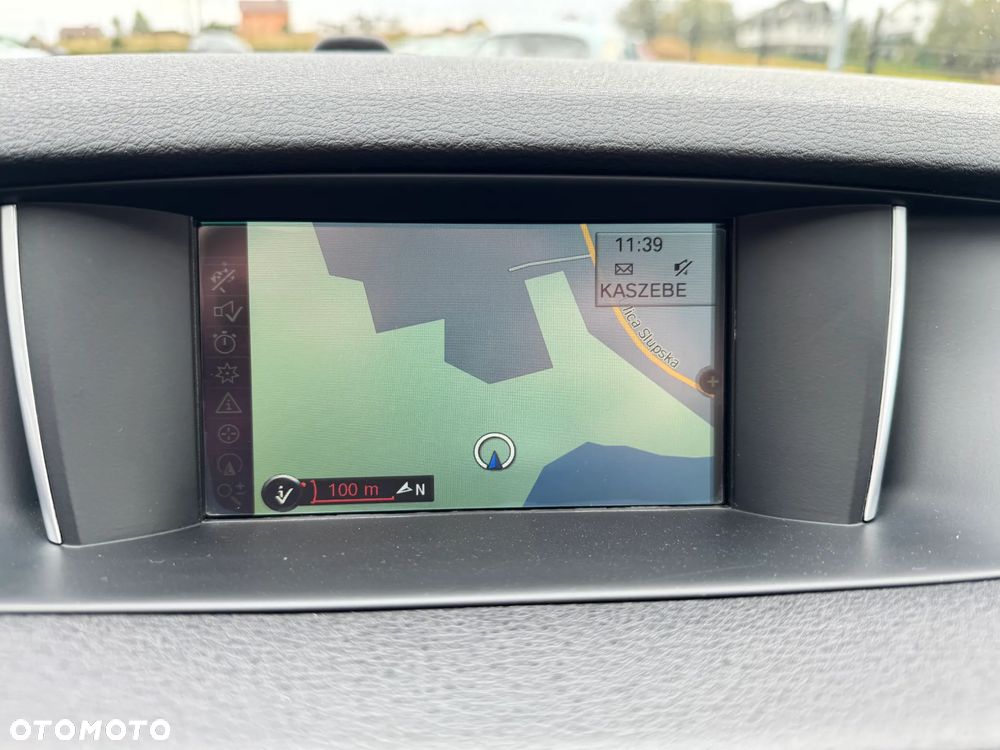 BMW X1 sDrive18d xLine - 33