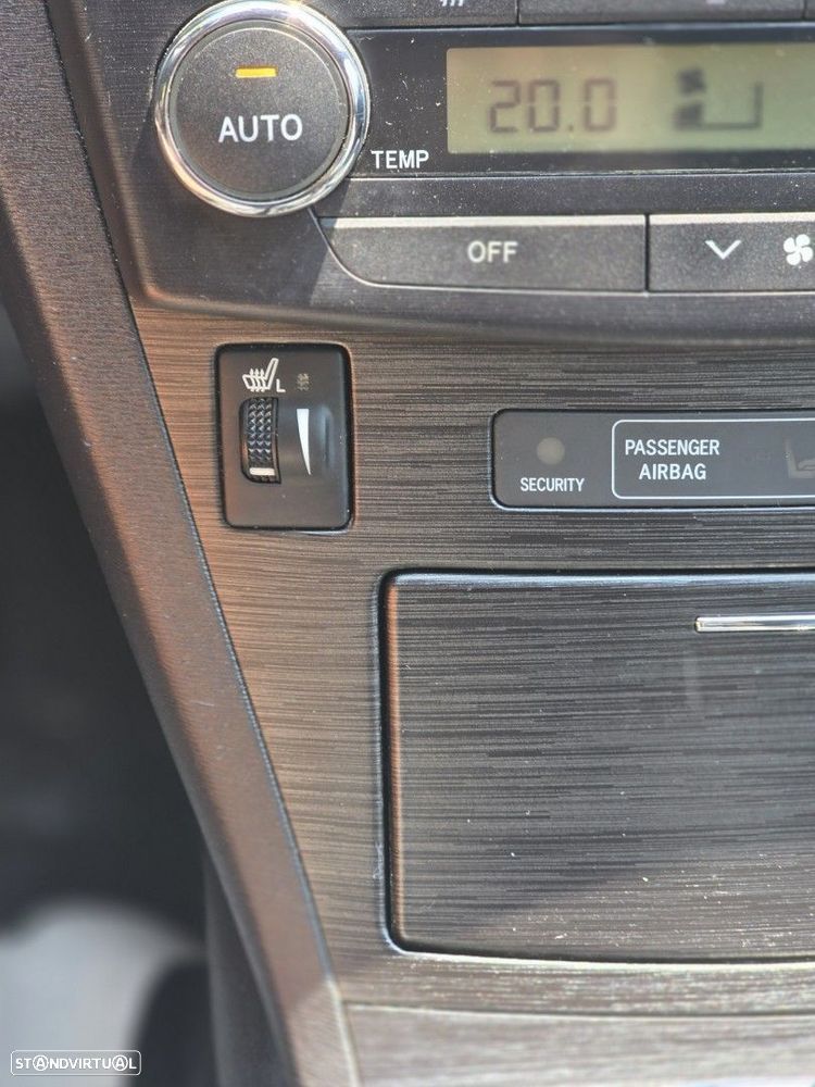 Toyota Avensis SW 2.0 D-4D Exclusive +Pele+GPS - 16