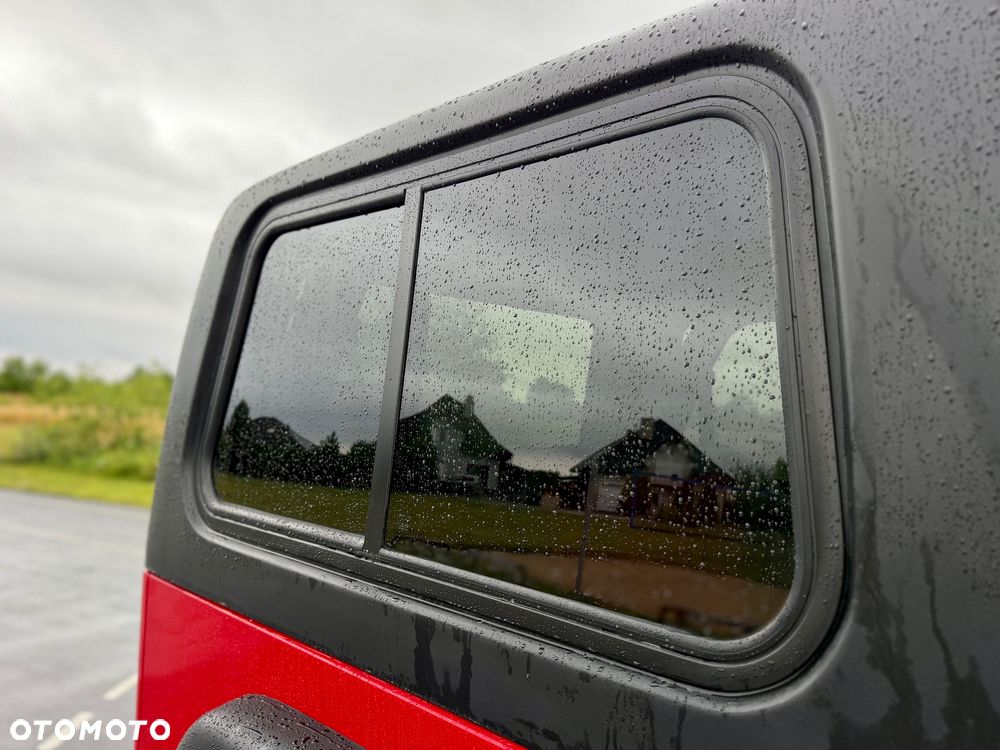 Jeep Wrangler - 10