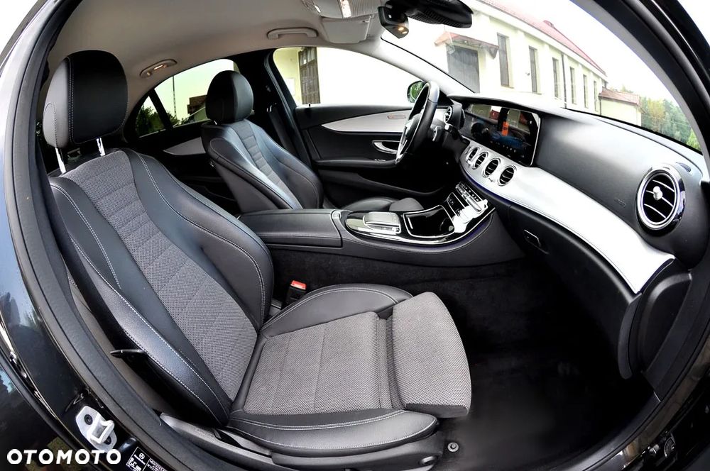 Mercedes-Benz Klasa E 220 d 9G-TRONIC - 22