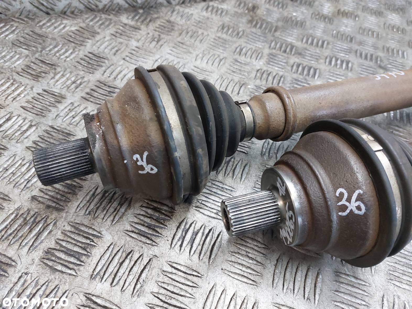 PÓŁOŚ LEWY PRZÓD + PRAWY PRZÓD AUTOMAT JETTA V 1.9 TDI - 2