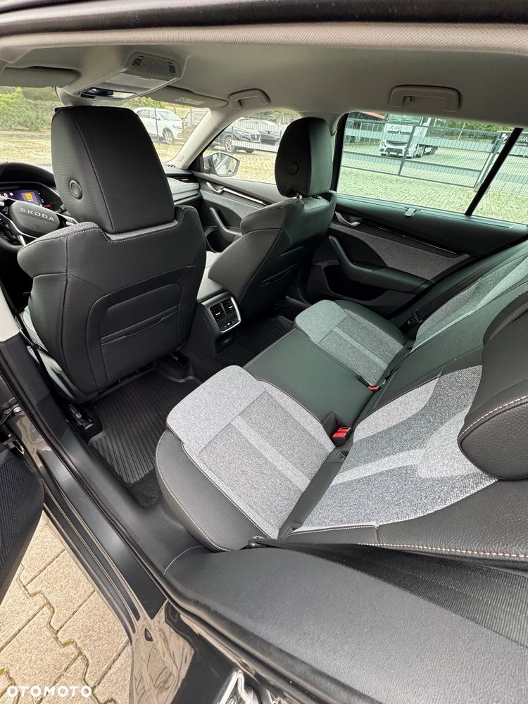 Skoda Octavia 2.0 TSI Selection 4x4 DSG - 10