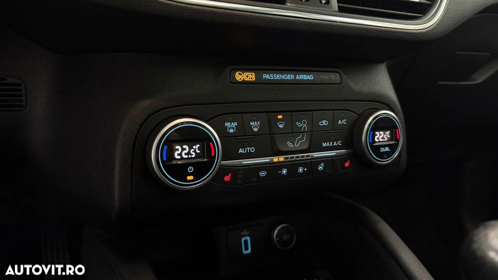 Ford Focus 1.5 EcoBlue Titanium Business - 26