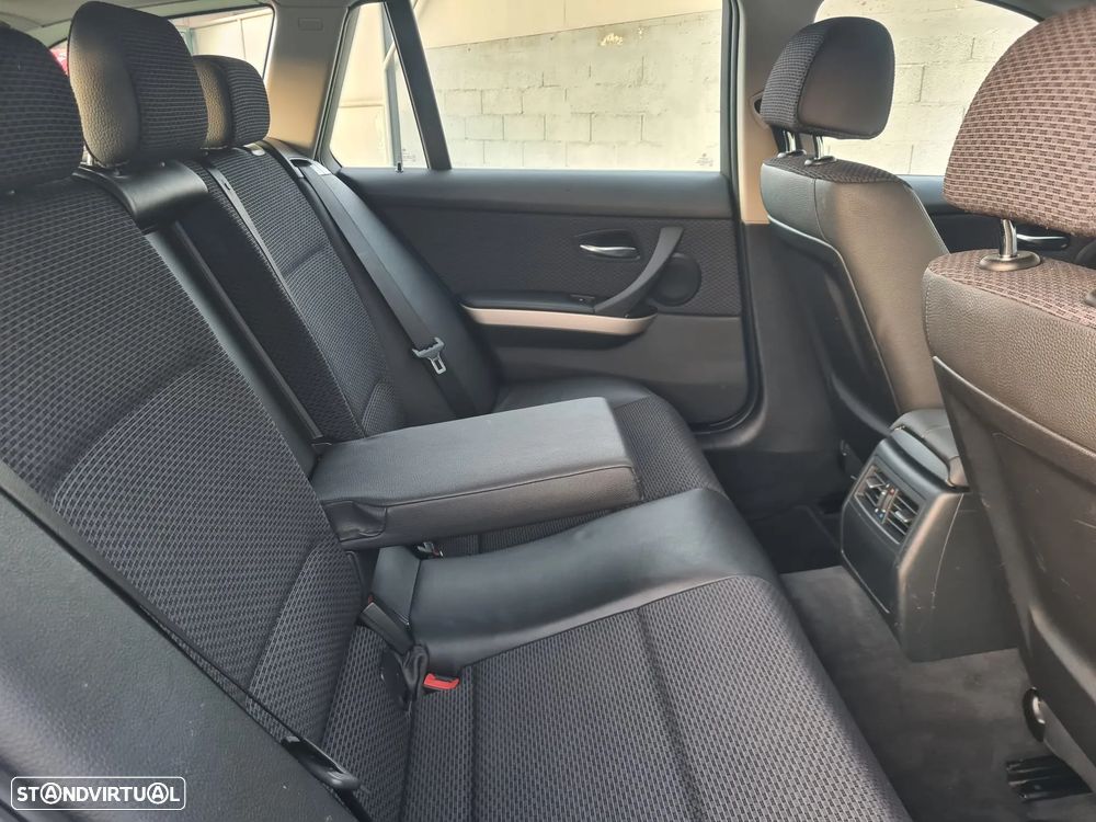 BMW 320 d DPF Edition Sport - 12