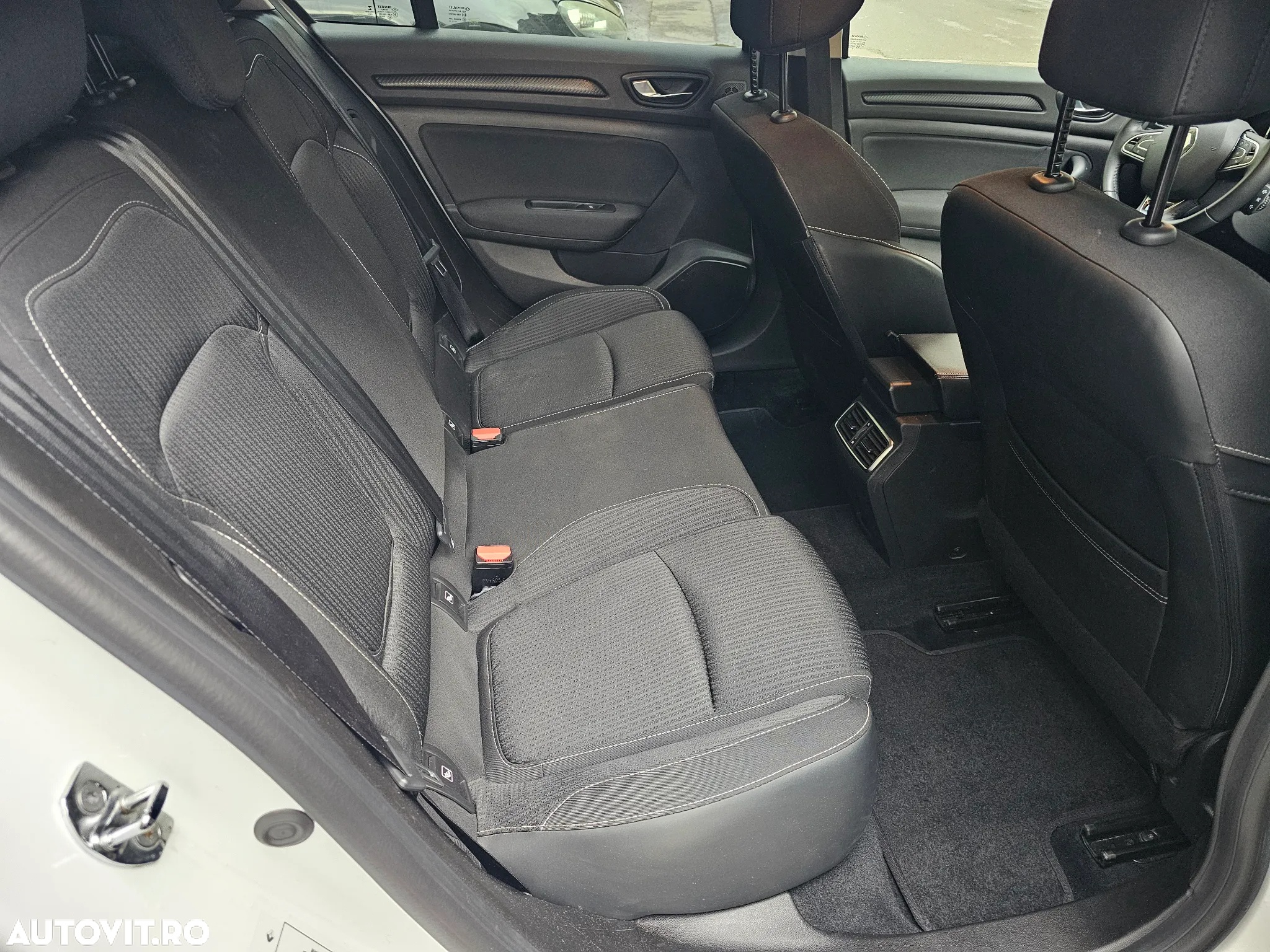 Renault Megane Grandtour BLUE dCi 115 BUSINESS EDITION - 15