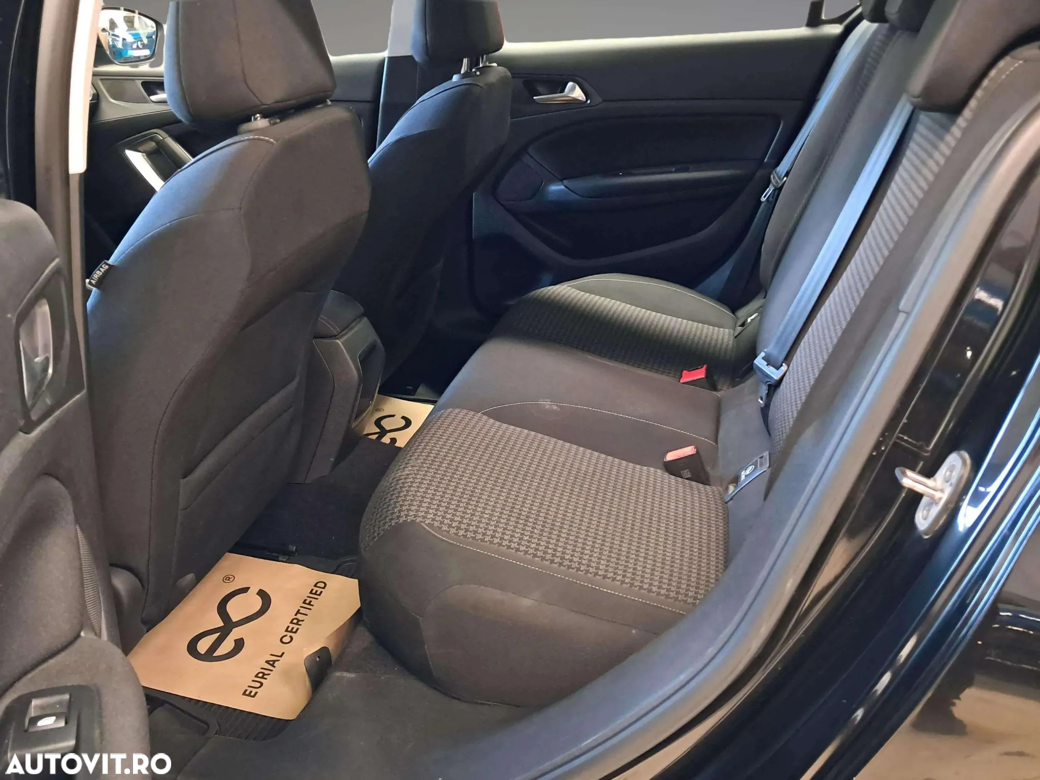 Peugeot 308 1.2 L PureTech Turbo Active - 9