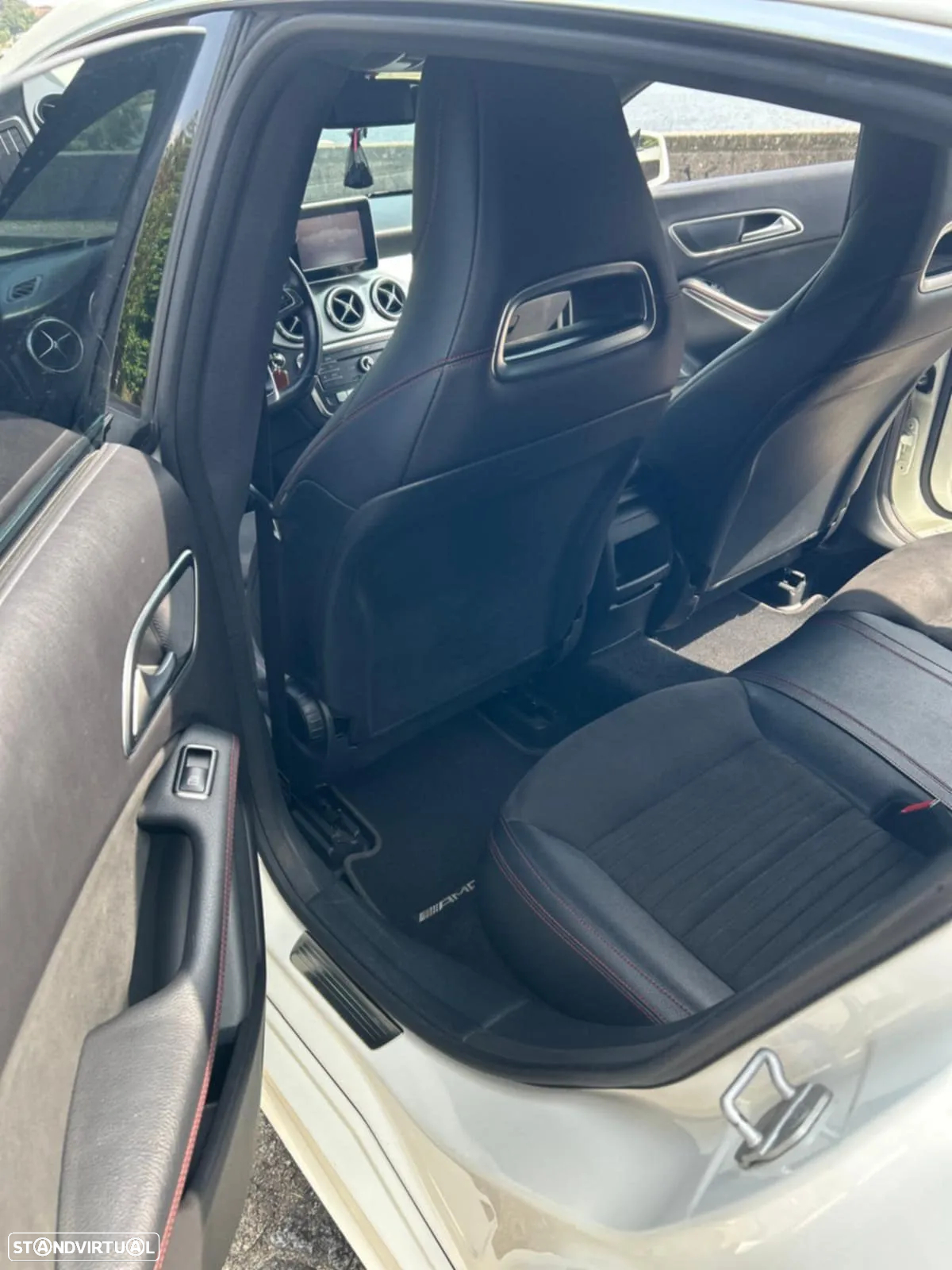 Mercedes-Benz CLA 180 d Shooting Brake AMG Line Aut. - 13