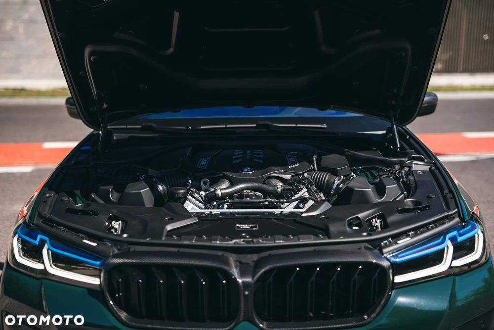 BMW Seria 5 M550i xDrive sport - 25