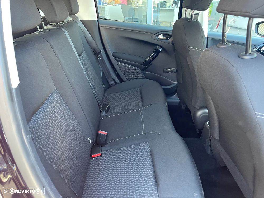 Peugeot 208 1.2 PureTech Active - 17