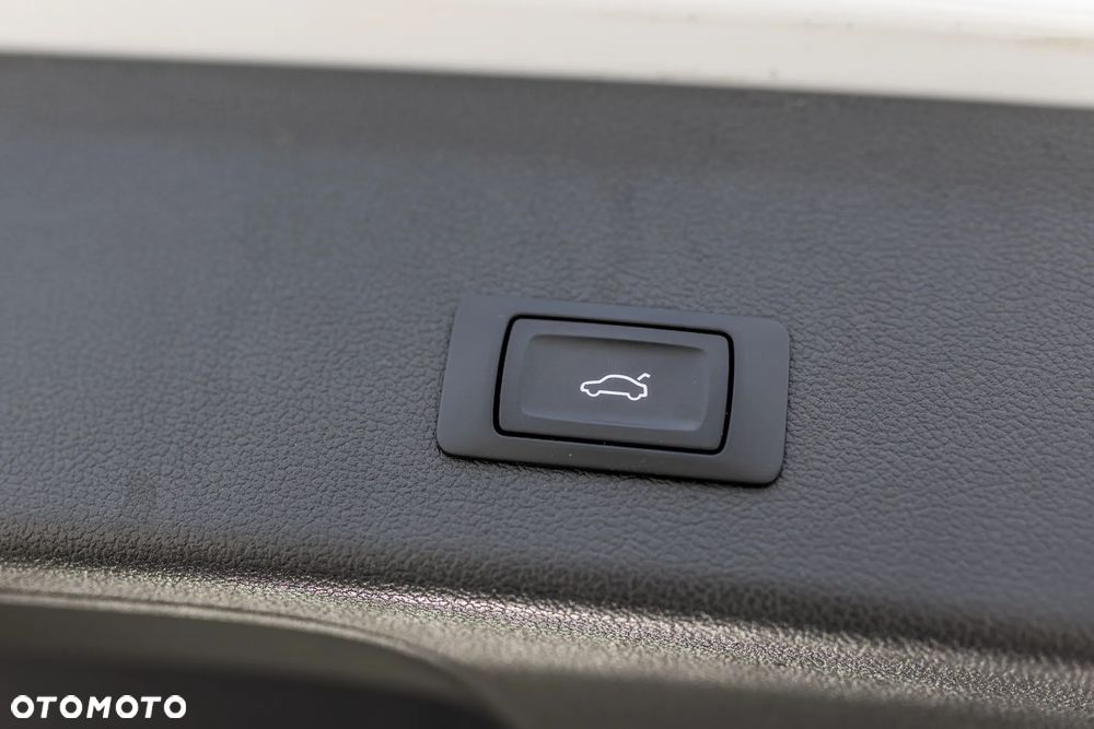 Audi A4 Avant 2.0 TDI ultra S tronic sport - 34