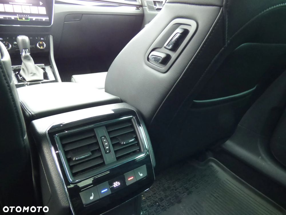 Skoda Superb 2.0 TSI 4x4 L&K DSG - 32