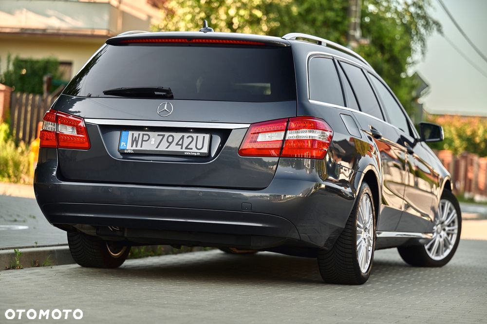 Mercedes-Benz Klasa E 250 CDI DPF 4Matic BlueEFFICIENCY 7G-TRONIC - 2