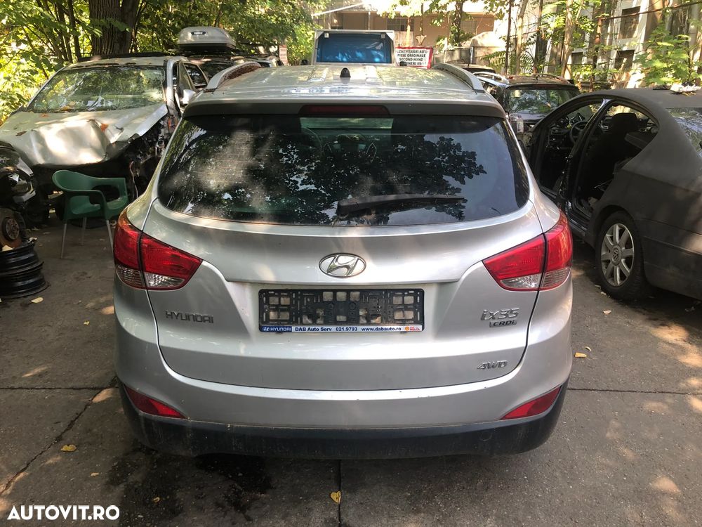 Dezmembrez Hyundai IX35 crdi 4WD gri argintiu 2012 - 9