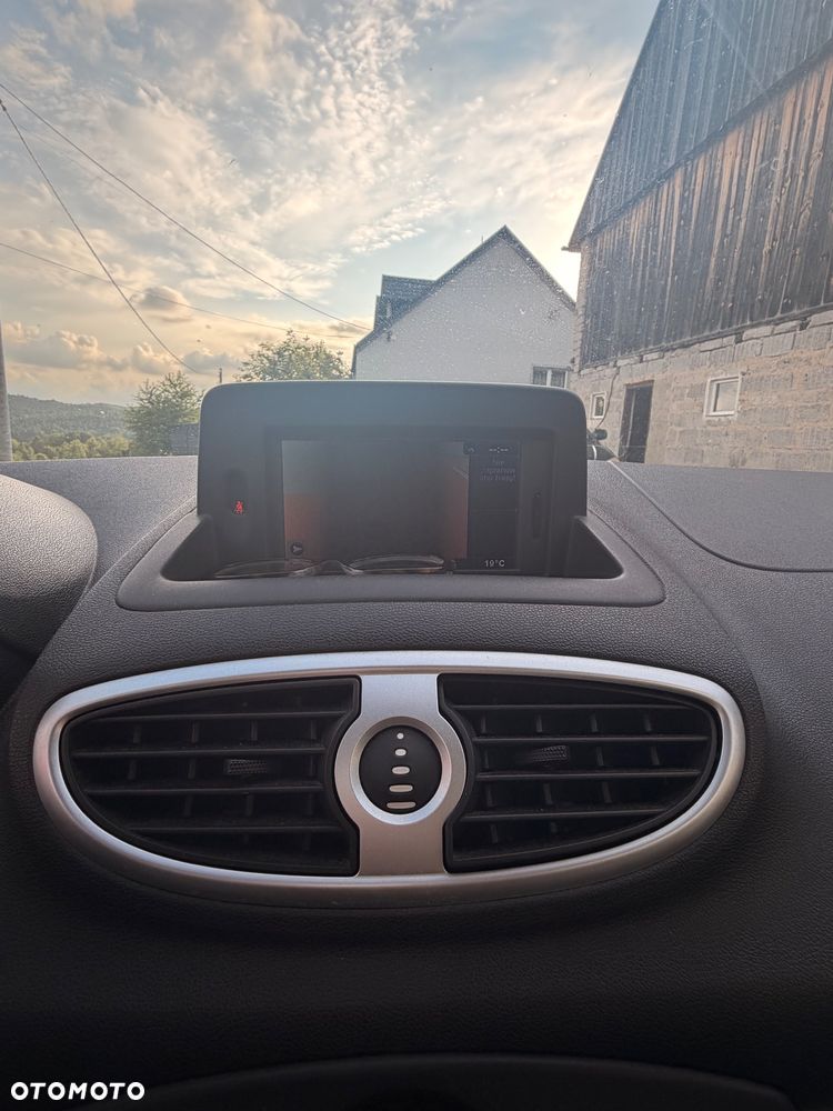 Renault Clio 1.2 16V Expression - 9