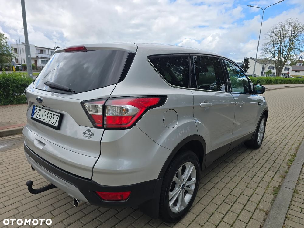Ford Kuga 2.0 TDCi 4x2 Titanium - 4
