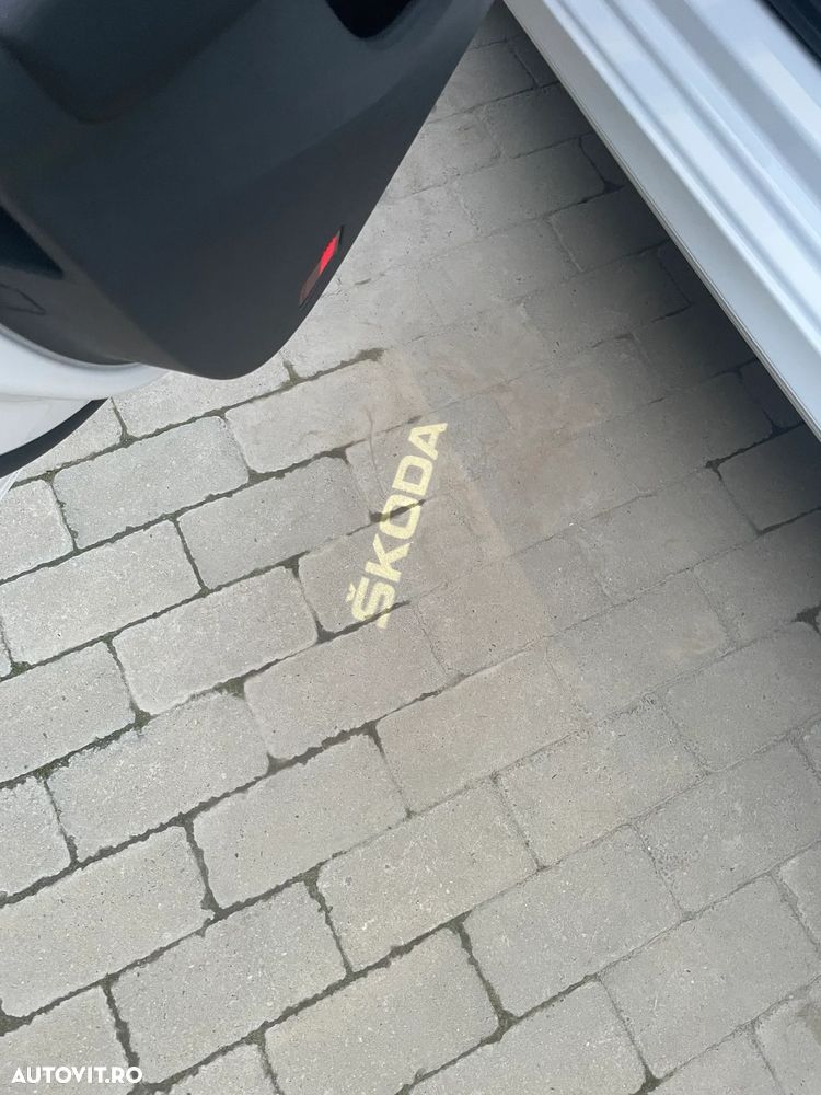 Skoda Octavia 2.0 TDI DSG Ambition - 23