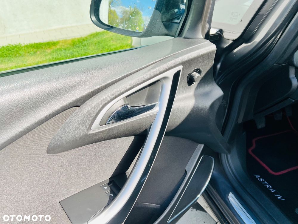 Opel Astra 1.6 Turbo Innovation - 23