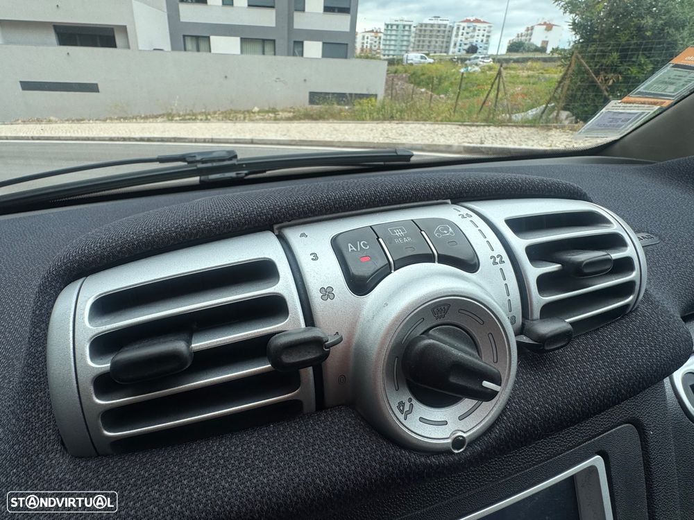 Smart ForTwo Coupé cdi softouch black&white limited dpf - 11