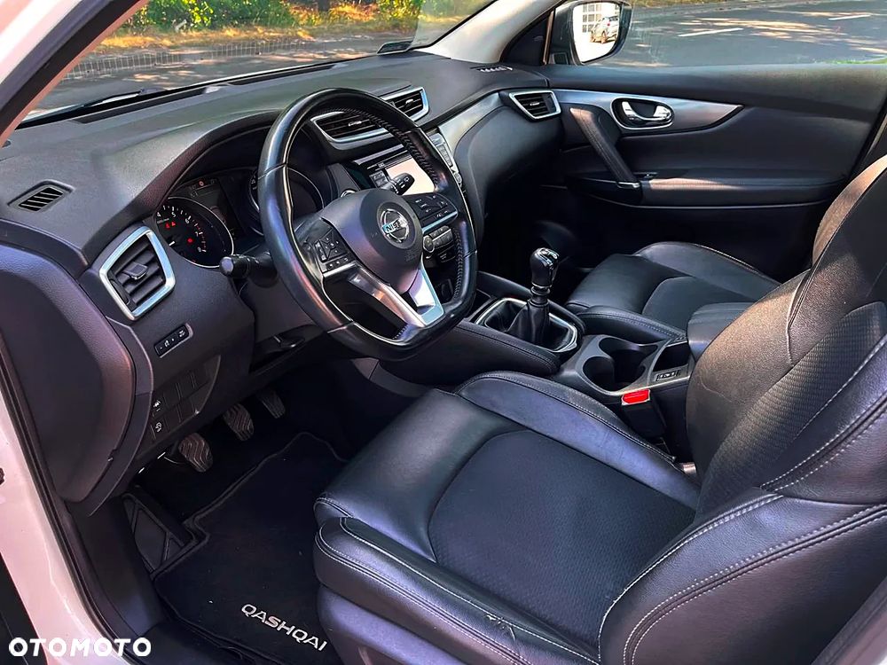 Nissan Qashqai 1.6 DIG-T Tekna - 16
