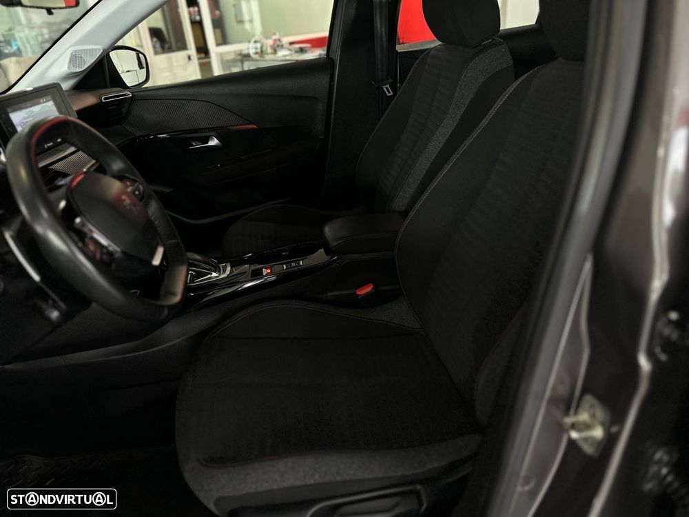 Peugeot 208 - 26