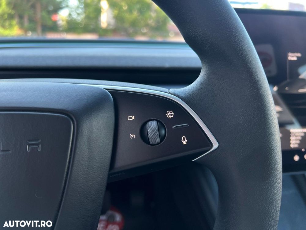 Tesla Model 3 - 14