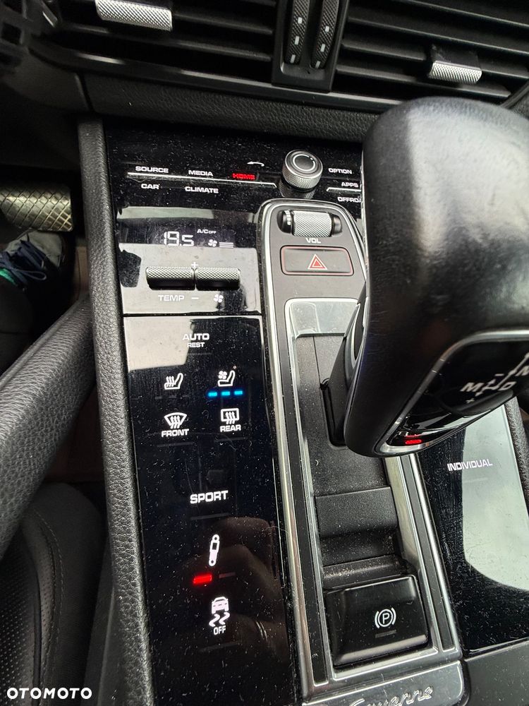 Porsche Cayenne Standard - 18