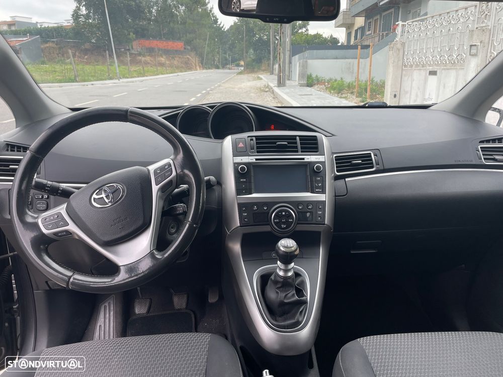 Toyota Verso 1.6 D-4D 5L S&S Comfort - 12